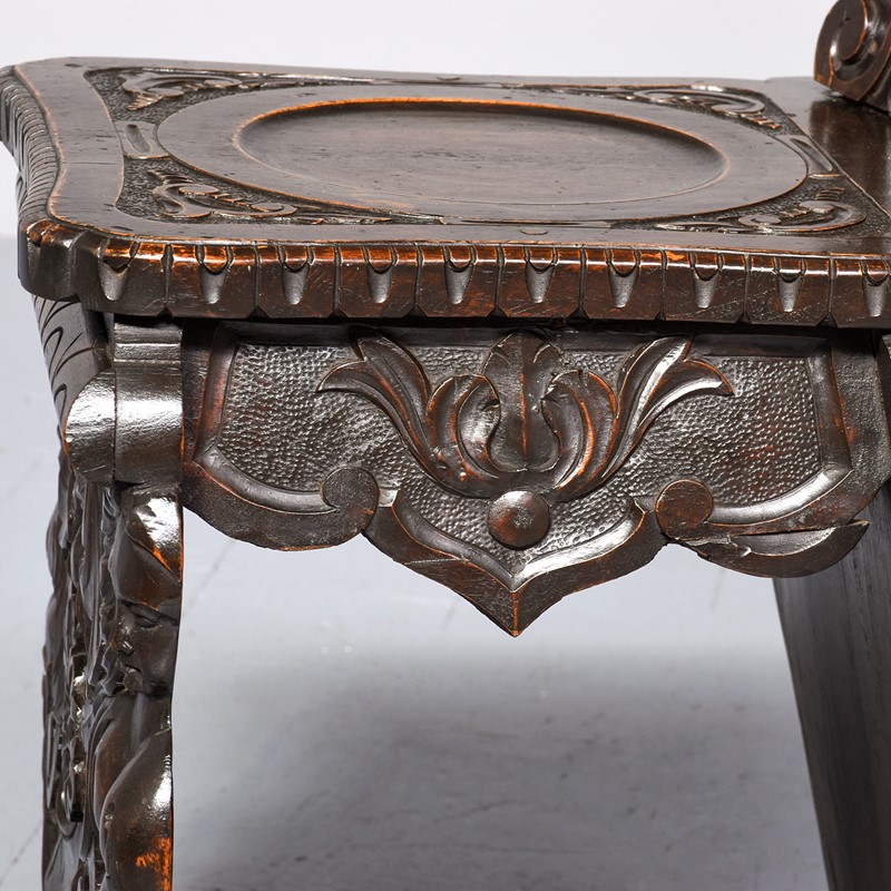 A Carved Walnut Italian Sgabello Hall Chair-georgian-antiques-gan-4779-main-637722500655084192.jpg