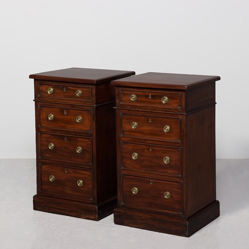 Neat-Sized Pair Of Victorian Chests Of Drawers/Bedside Lockers