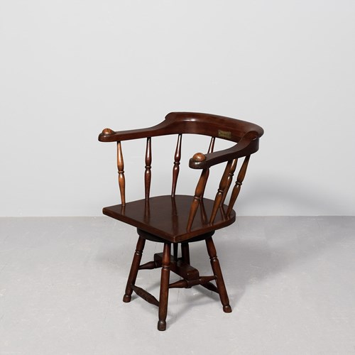 Stylish Victorian Revolving Desk Chair