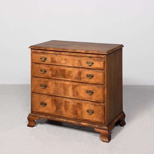 George 2Nd Style Figured Walnut Neat Size Chest Of Drawers
