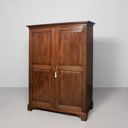 Early George III Mahogany Press/Wardrobe 
