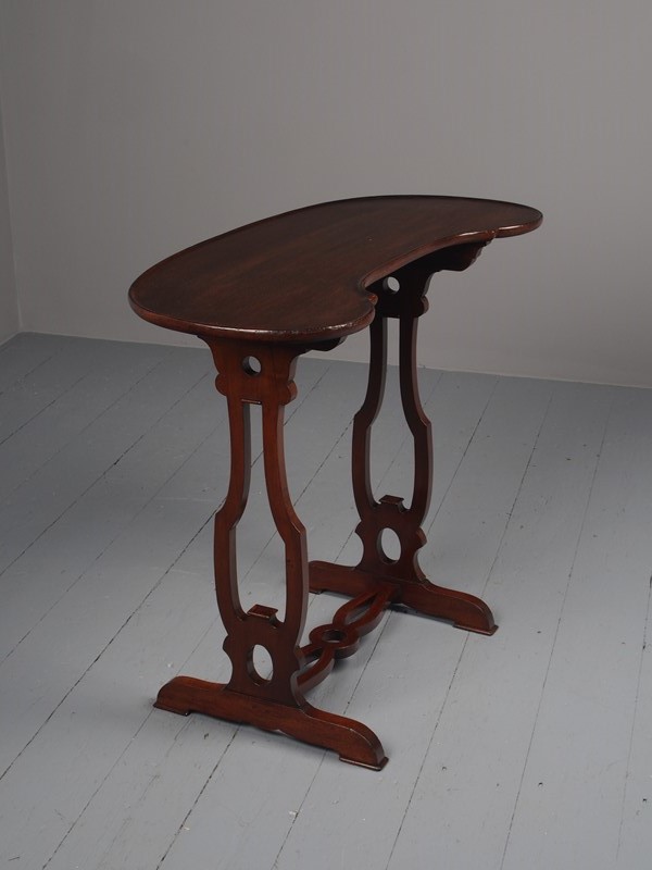 Antique Mahogany Kidney Shaped Occasional Table-georgian-antiques-pc020874-main-637510745044538699.JPG