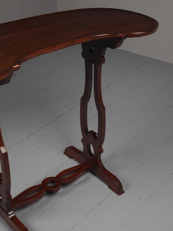 Antique Mahogany Kidney Shaped Occasional Table-georgian-antiques-pc020878-main-637510745072663446.JPG