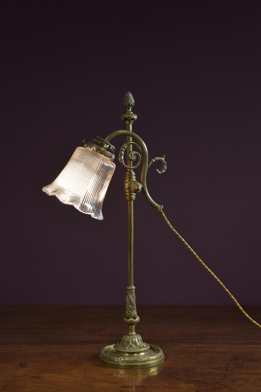 Antique Decorative Gilt Brass Students Lamp-haes-antiques-dsc-0183cr-main-637916003445088131.jpg