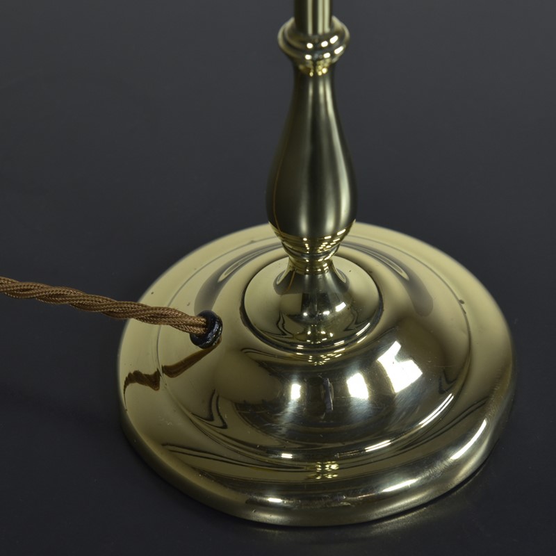 Antique Baluster Stem Brass Lamp-haes-antiques-dsc-2268cr-fm-main-637250814683276549.jpg