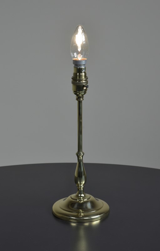Antique Baluster Stem Brass Lamp-haes-antiques-dsc-2274cr-fm-main-637250814799527063.jpg