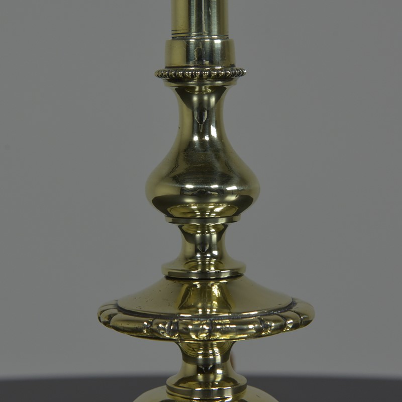 Antique Brass "Bead & Reel" Table / Desk Lamp -haes-antiques-dsc-2304cr-fm-main-637251275959735774.jpg