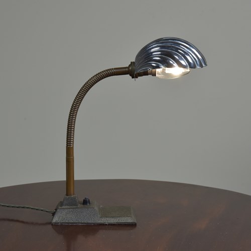 Flexi-Stem Shell Shade Desk Lamp