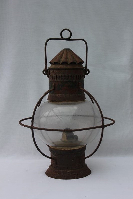 19ct Ships Cabin oil Lantern-inglis-hall-antiques-img-5185-main-637489874493351149.JPG