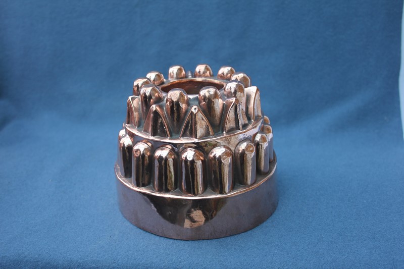6 Copper jelly mould on a stand-inglis-hall-antiques-img-5287-main-637490890233806156.JPG