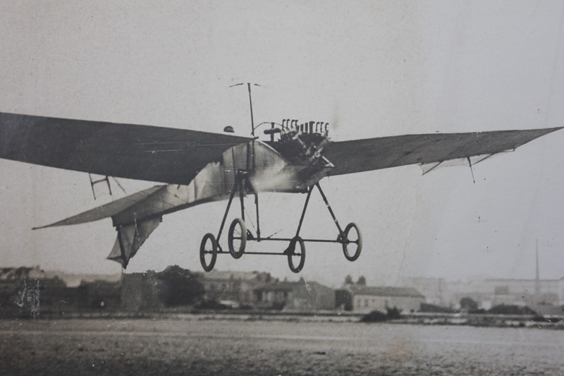 Early airplane photo-inglis-hall-antiques-img-5876-main-637506434844942339.JPG