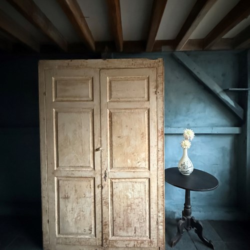 18 Th C Early English Pine Cupboard In Original Paint 