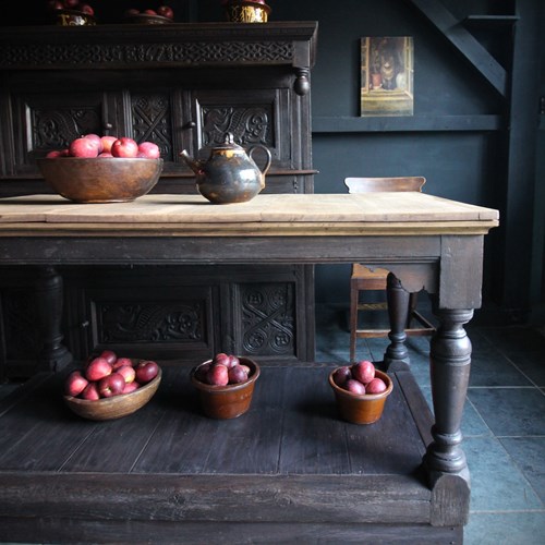 17 Th C And Later Kitchen Island