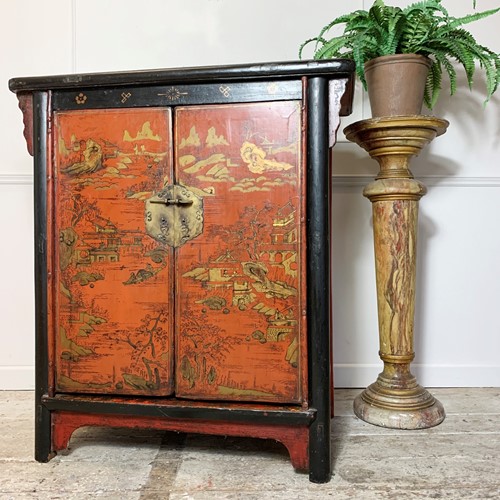 19Th Century Gilt & Crimson Red On Black Chinoiserie Cabinet