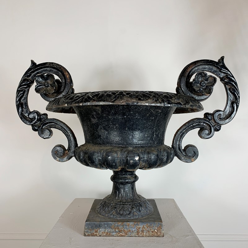  Antique French Cast Iron Urn With Decorative Hand-lct-home-lct-home-french-urn-5-main-637719603684331139.JPG