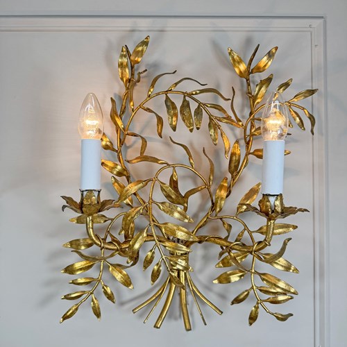 An Exceptional Mid-Century Italian Fern Style Gilded Metal Wall Light