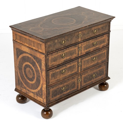 Late 17Th/Early 18Th Century Dutch Oyster-Veneered Walnut Chest Of Drawers