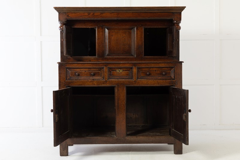 18Th Century English Oak Cupboard/Dudarn-lee-wright-antiques-1x3a9501-copy-main-637793955579596501.JPG