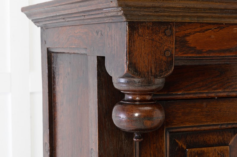 18Th Century English Oak Cupboard/Dudarn-lee-wright-antiques-1x3a9504-copy-main-637793955627564605.JPG