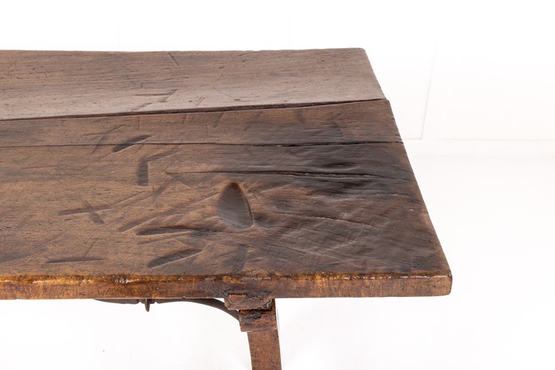 18Th Century Spanish Walnut Table-lee-wright-antiques-221116-op-037-main-638067031057039764.jpg