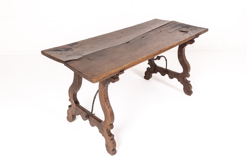 18Th Century Spanish Walnut Table-lee-wright-antiques-221116-op-041-main-638067030718988493.jpg