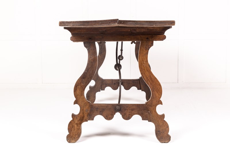 18Th Century Spanish Walnut Table-lee-wright-antiques-221116-op-042-main-638067031075477007.jpg
