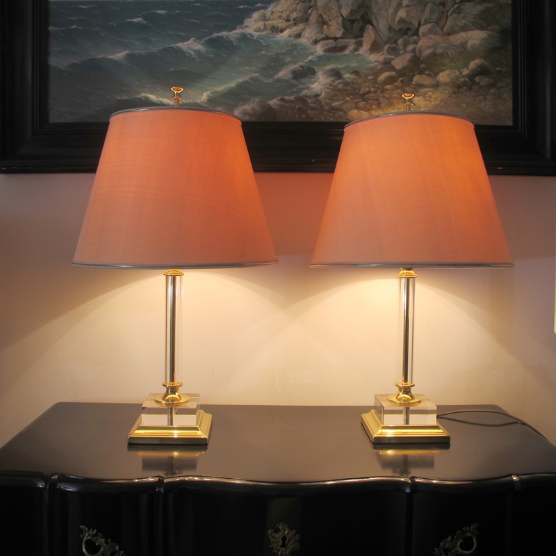 1970s Italian Pair of Large Lucite Table Lamps -les-trois-garcons-img-2544-main-637915043965899768.jpg