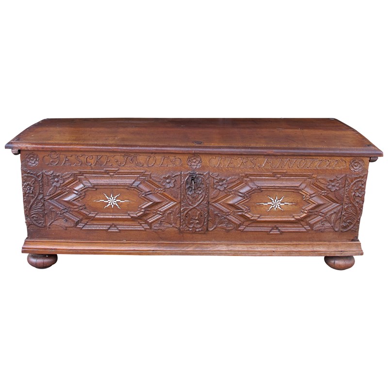 Early 18Th Century Large Marriage Oak Trunk With A Vaulted Lid, German-les-trois-garcons-img-38871-main-638201103691301620.jpg
