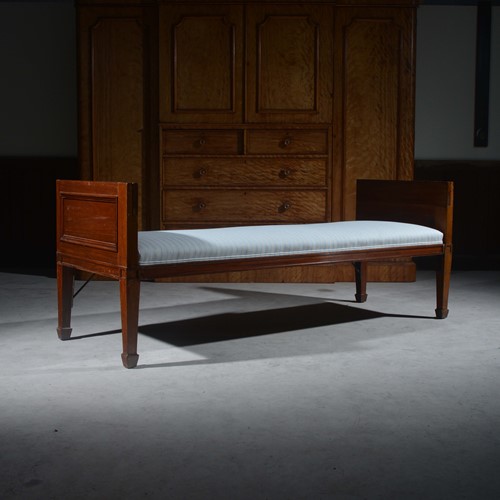 Mahogany Day Bed