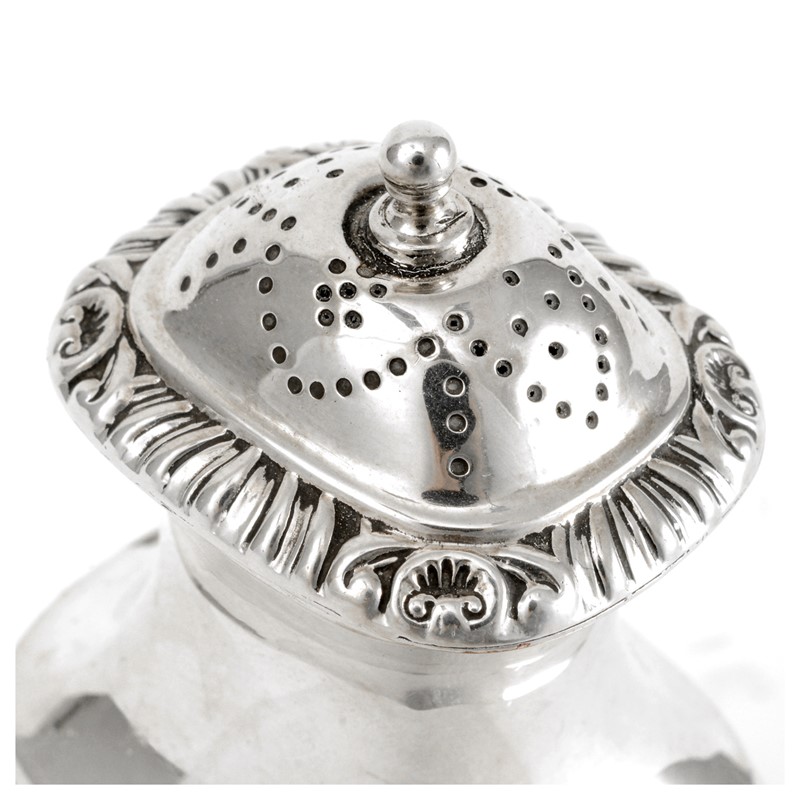 A silver plated pepper pot-leslie-baggott-c13796-2-main-637070005043156360.jpg
