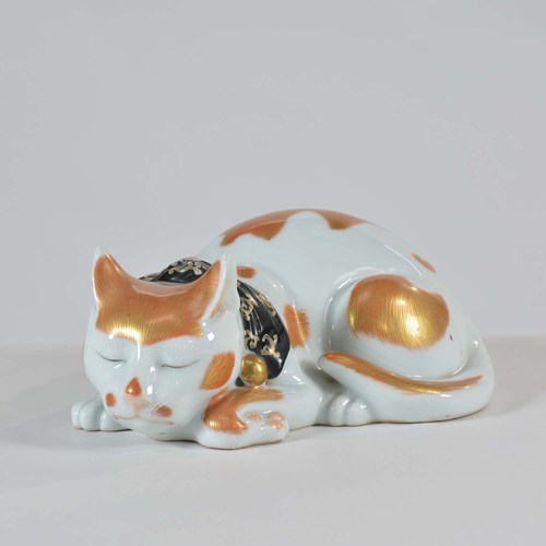 Japanese Kutani Porcelain Sleeping Cat Figure