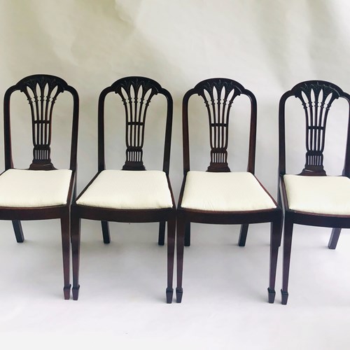 Antique Quality Set Of Four Mahogany Carved Dining Chairs