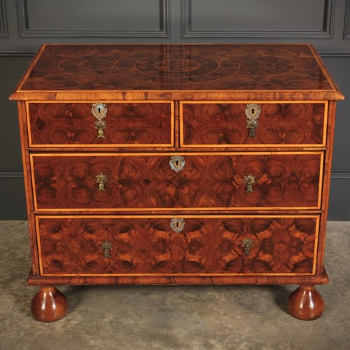 Rare 17Th Century Oyster Veneer Chest Of Drawers