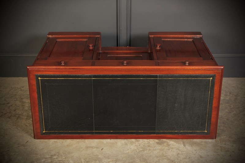Early Victorian Mahogany Kneehole Desk-lt-antiques-fullsizeoutput-48f6-main-638109713630858553.jpeg
