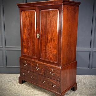 Georgian Mahogany Gentlemans Wardro...