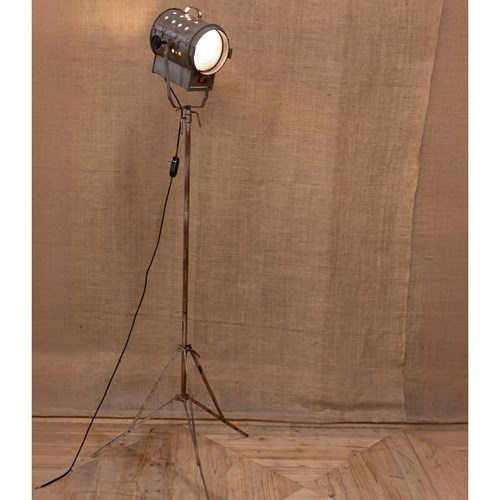 The 'Cute' Theatre Spotlgiht By Helios