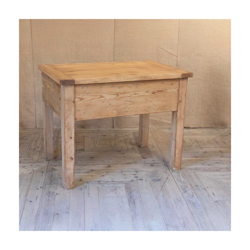 Pine Country House Prep Table 