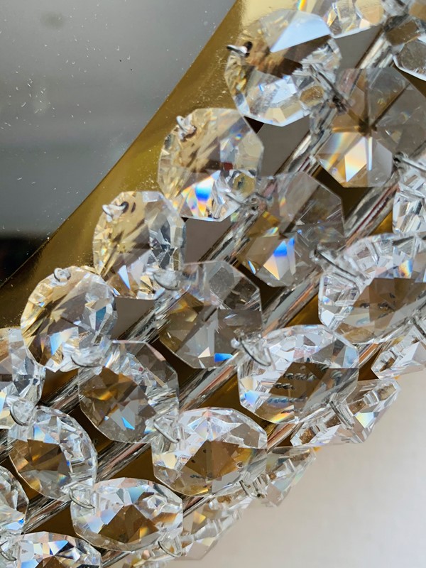 Palwa Backlit Mirror Surrounded By Crystals-lv-art-design-img-3057---copy-main-637859671471626979.jpg