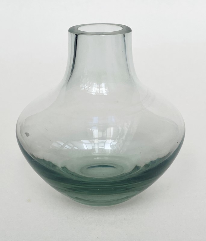 Small soda glass vases-lv-art-design-pale-small-vase-main-637644476423689376.jpg