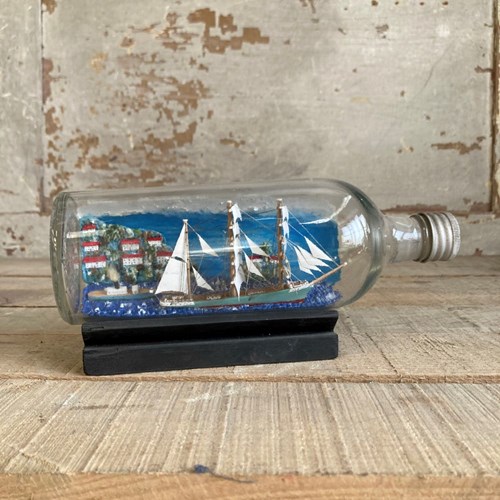 Vintage Ship In Bottle - Clipper