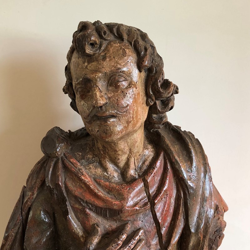 A large 17thC carved wood figure of a saint -marchand-antiques-13e8565c-4098-4a68-a188-3b32efe41d15-main-637617085805495247.jpeg