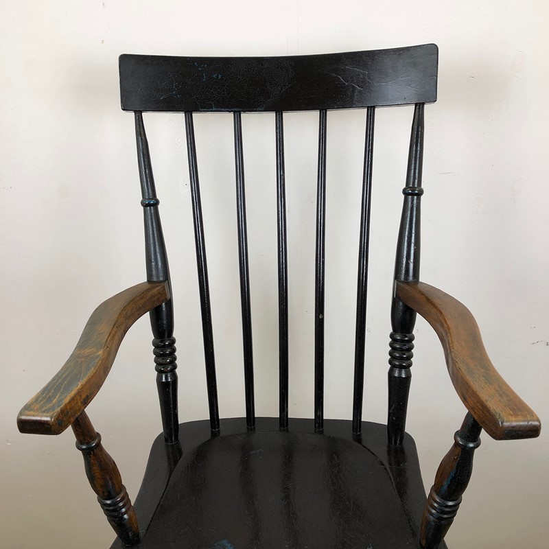 An Edwardian Thames Valley Windsor Armchair -marchand-antiques-18a970bf-fb12-4a37-aa8e-42ce253cfeb3-main-638033698175481804.jpeg