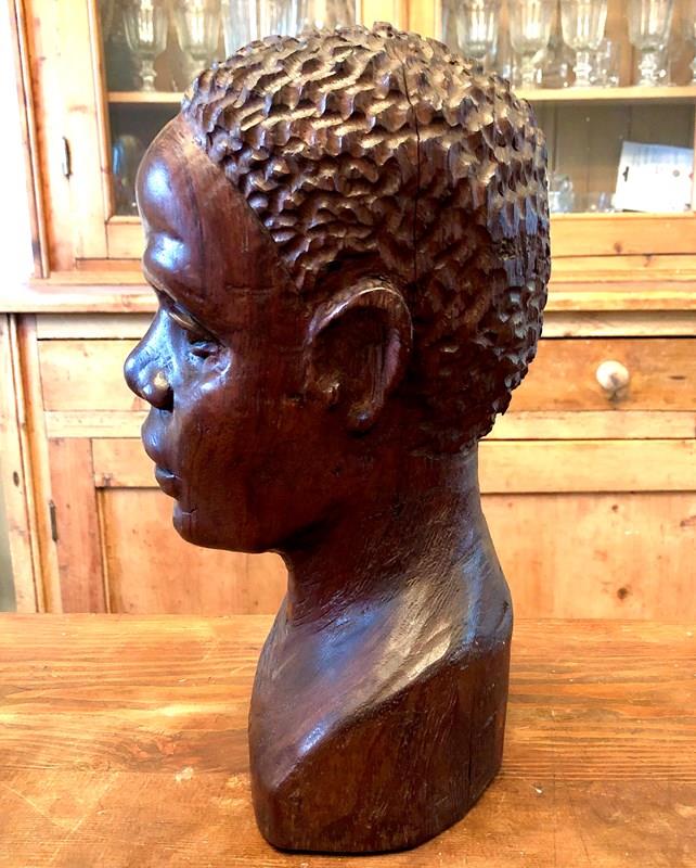 A Carved Wooden Bust -marchand-antiques-1fb8a921-2111-486d-bc7c-11409664c2b3-main-638173365554950378.jpeg