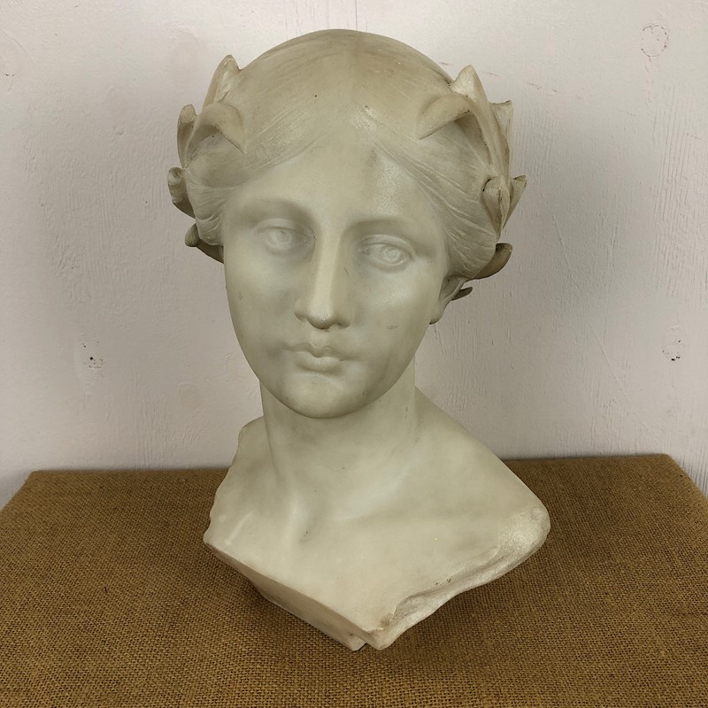 An Early 20thC French classical Female bust -marchand-antiques-50d3b41b-62ff-41ed-9897-fd68356f25b5-main-638033589375435999.jpeg