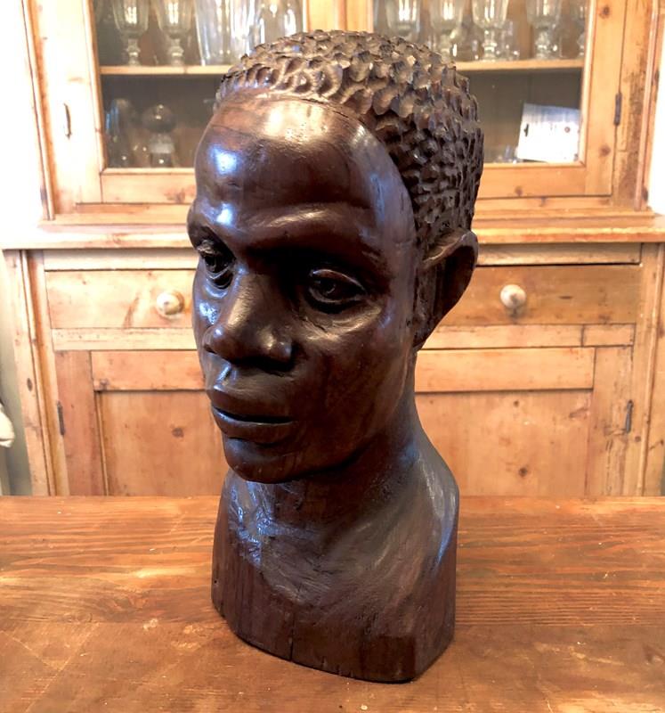 A Carved Wooden Bust -marchand-antiques-664103cc-fe58-4a54-847c-d880aa5aa828-main-638173365517450709.jpeg