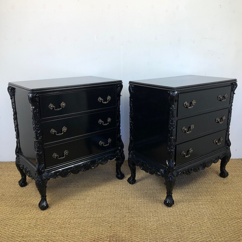 A pair of English Mid 20thC Rocco commodes -marchand-antiques-6766cab1-47d3-4cf9-abdf-e6dc26b47eed-main-638033540618585961.jpeg