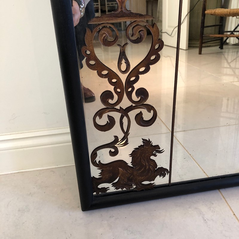 A Large French 1940’s etched mirror -marchand-antiques-81d54cf8-efba-4c92-bcd0-9fd220381963-main-638025729230657946.jpeg