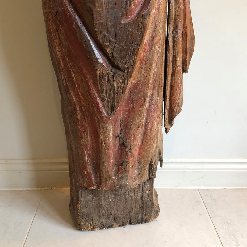 A large 17thC carved wood figure of a saint -marchand-antiques-97a67f18-b728-4d53-b90d-90f2ff418a94-main-637617085748307964.jpeg