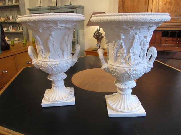 A pair of classical terracotta urns-marchand-antiques-IMG_6872_main_635932961914245514.JPG