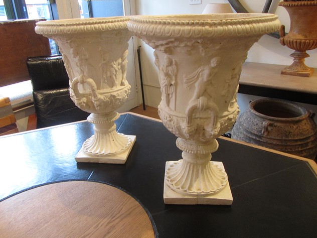 A pair of classical terracotta urns-marchand-antiques-IMG_6877_main_635932964203662914.JPG